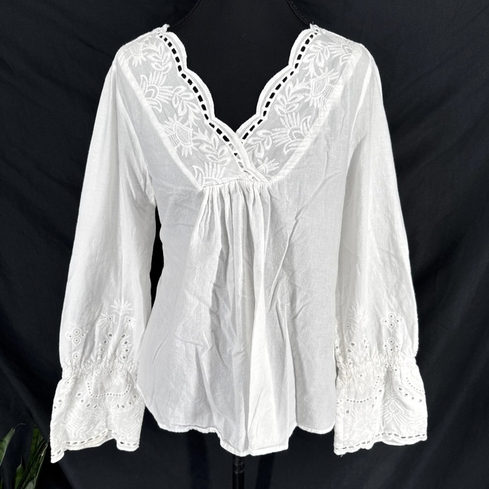 White Embroidered Peasant Top M Cottage Boho Romantic Prairie 100% Cotton